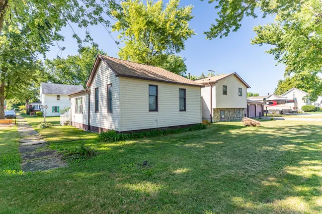 $255,000 | 207 North Washington Street, Wanatah, IN 46390