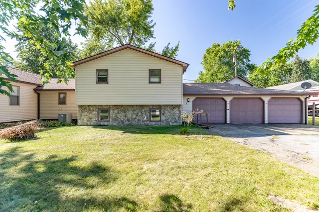 $255,000 | 207 North Washington Street, Wanatah, IN 46390