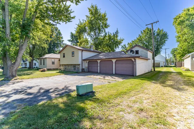 $255,000 | 207 North Washington Street, Wanatah, IN 46390