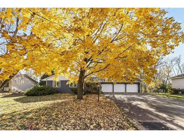 $3,500 | 16405 13th Avenue North, Plymouth, MN 55447