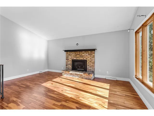 $3,500 | 16405 13th Avenue North, Plymouth, MN 55447