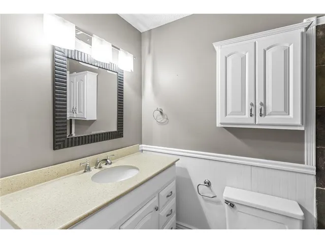 $3,500 | 16405 13th Avenue North, Plymouth, MN 55447