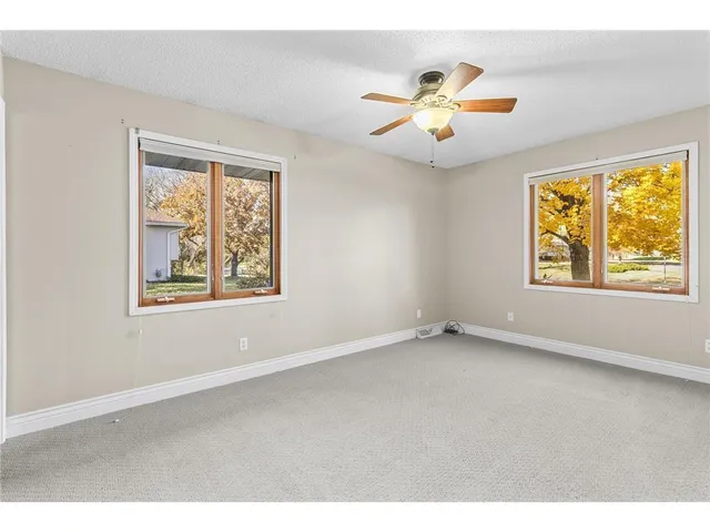 $3,500 | 16405 13th Avenue North, Plymouth, MN 55447