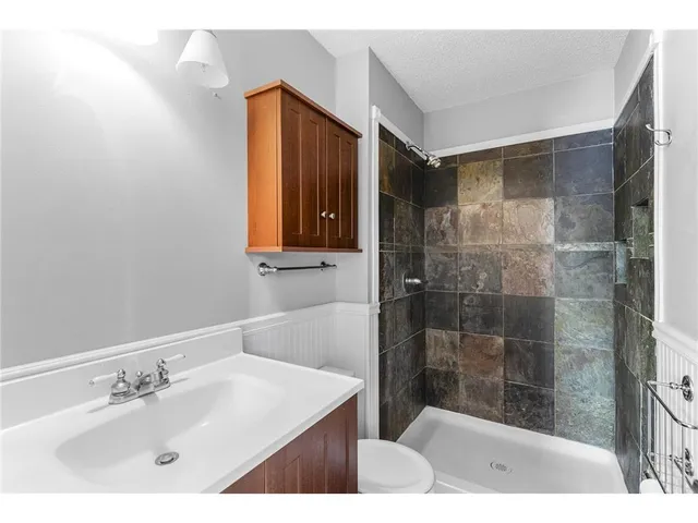 $3,500 | 16405 13th Avenue North, Plymouth, MN 55447