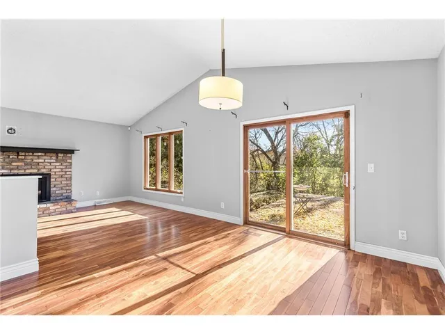 $3,500 | 16405 13th Avenue North, Plymouth, MN 55447