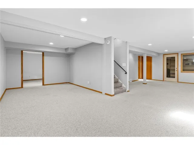 $3,500 | 16405 13th Avenue North, Plymouth, MN 55447