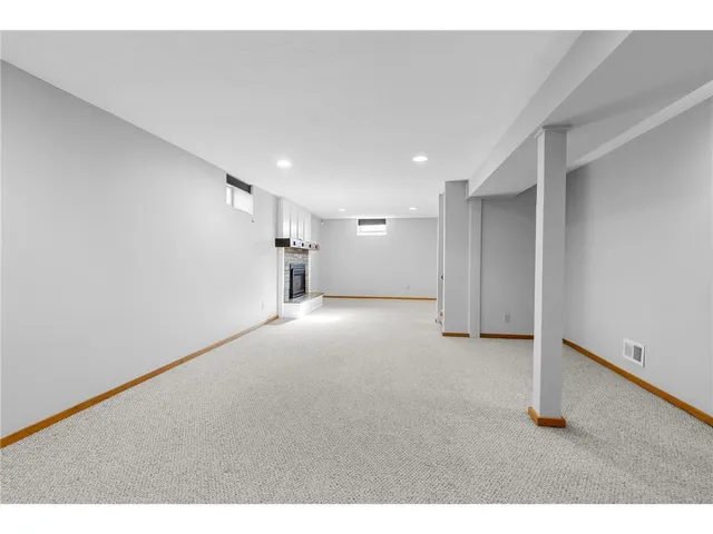 $3,500 | 16405 13th Avenue North, Plymouth, MN 55447