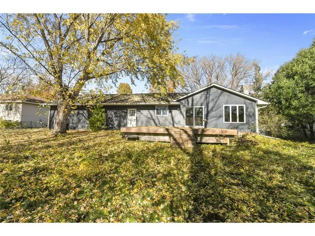 $3,500 | 16405 13th Avenue North, Plymouth, MN 55447