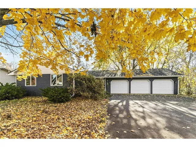 $3,500 | 16405 13th Avenue North, Plymouth, MN 55447