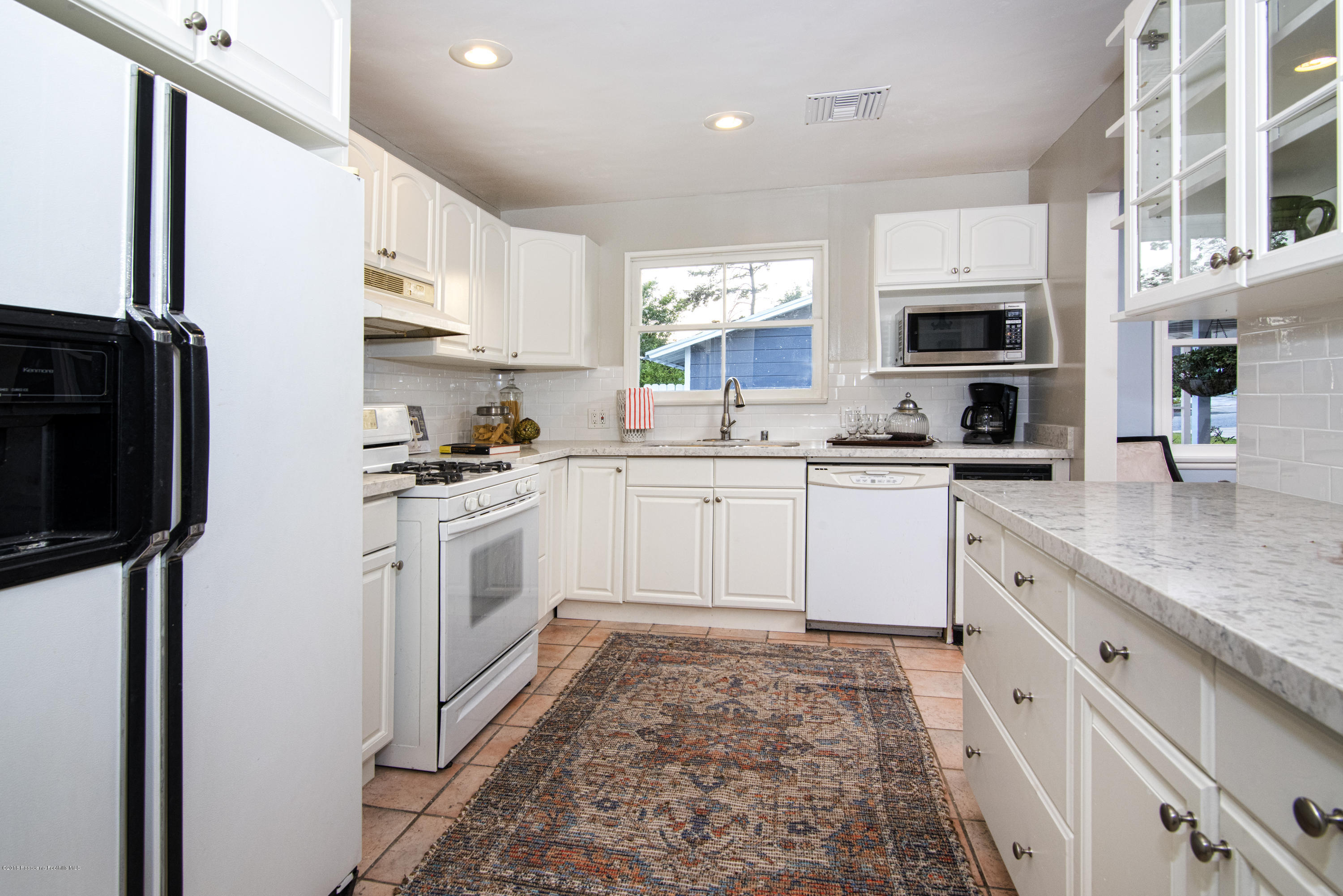 990 Pepperhill Road Pasadena, CA 91107 - Photo 18 of 41 CJC_4336C