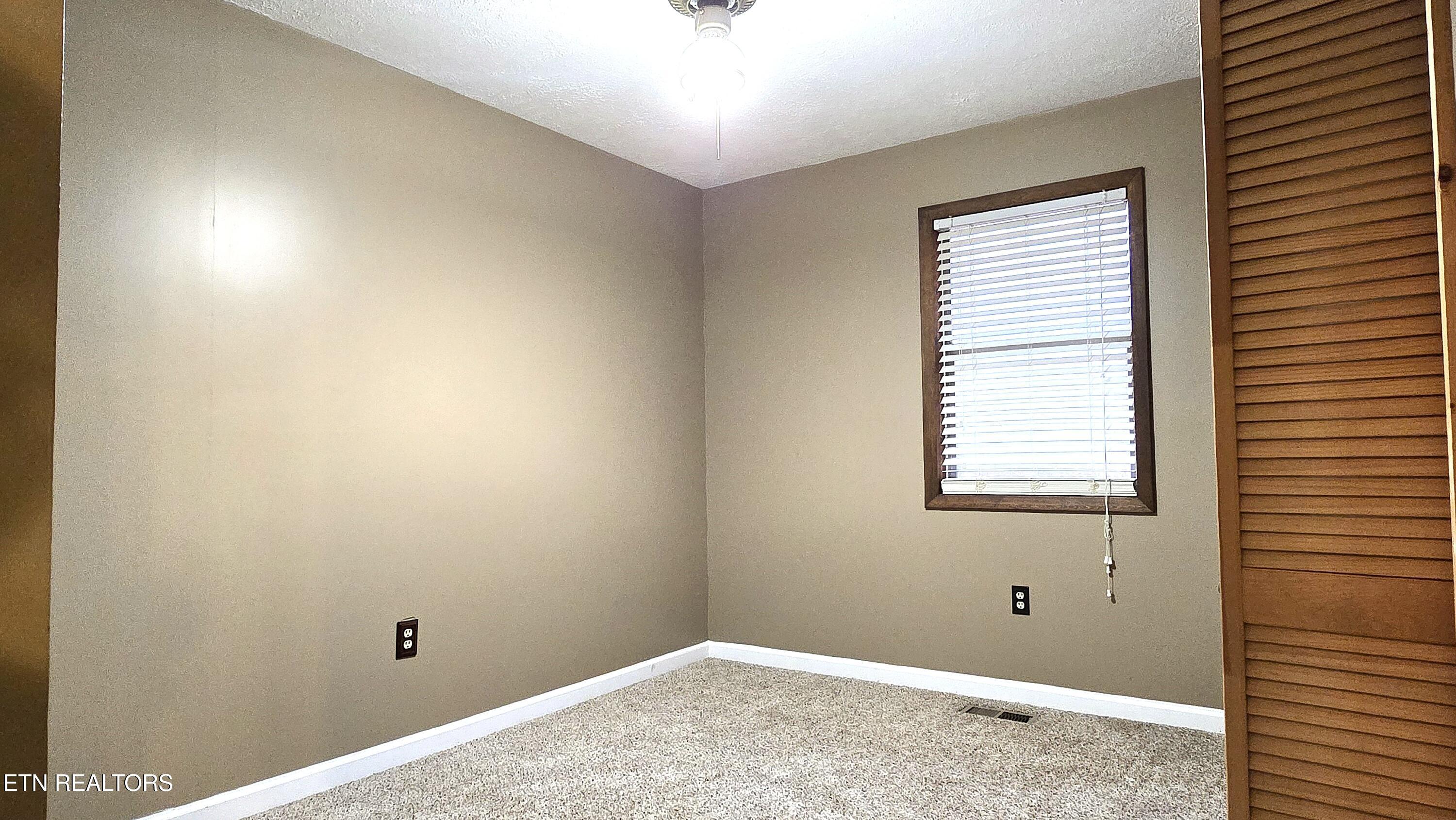 112 Redmon Road Wartburg, TN 37887 - Photo 9 of 22 20251218_152608