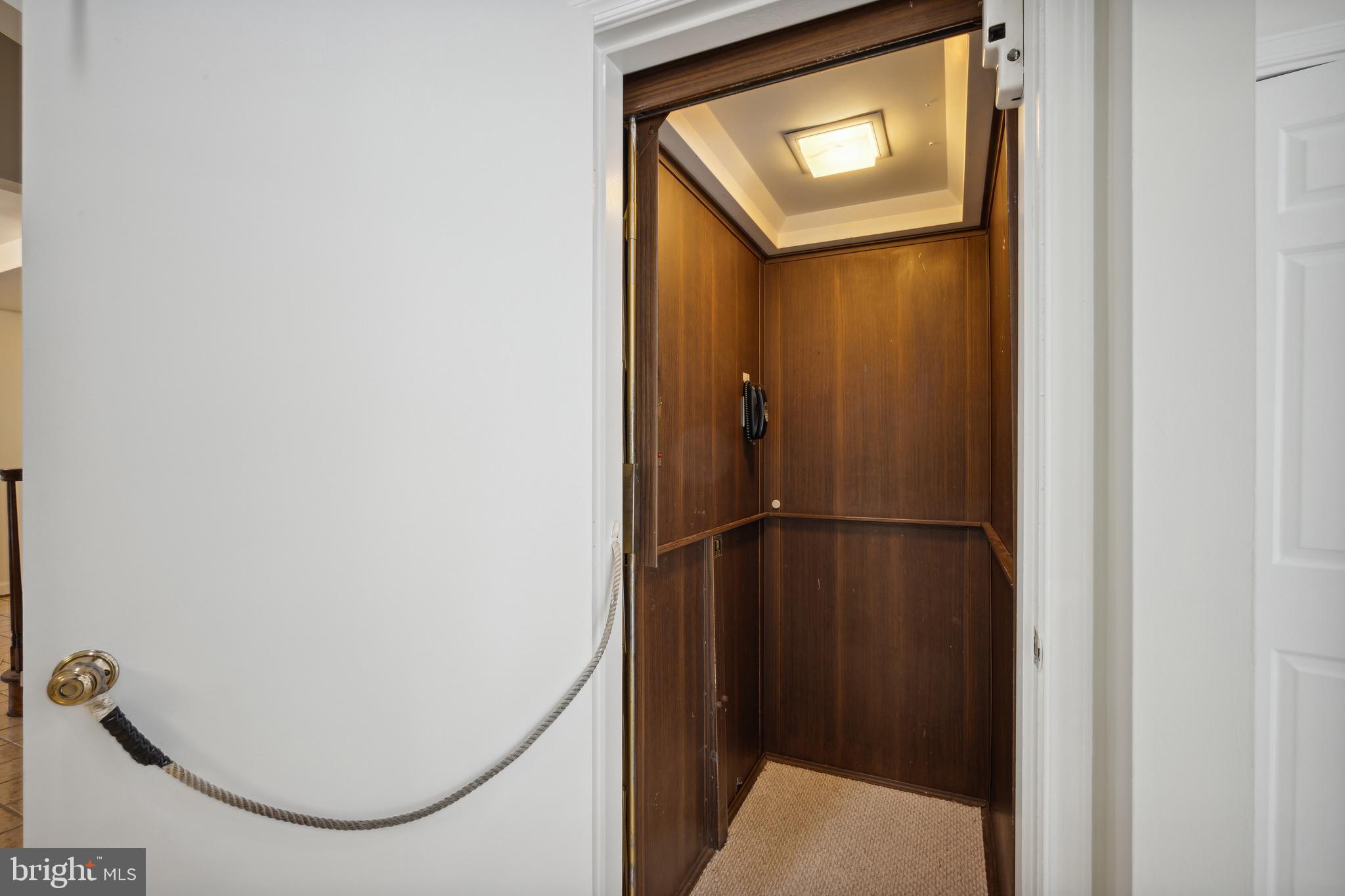 2334 South Rolfe Street Arlington, VA 22202 - Photo 11 of 35 Elevator