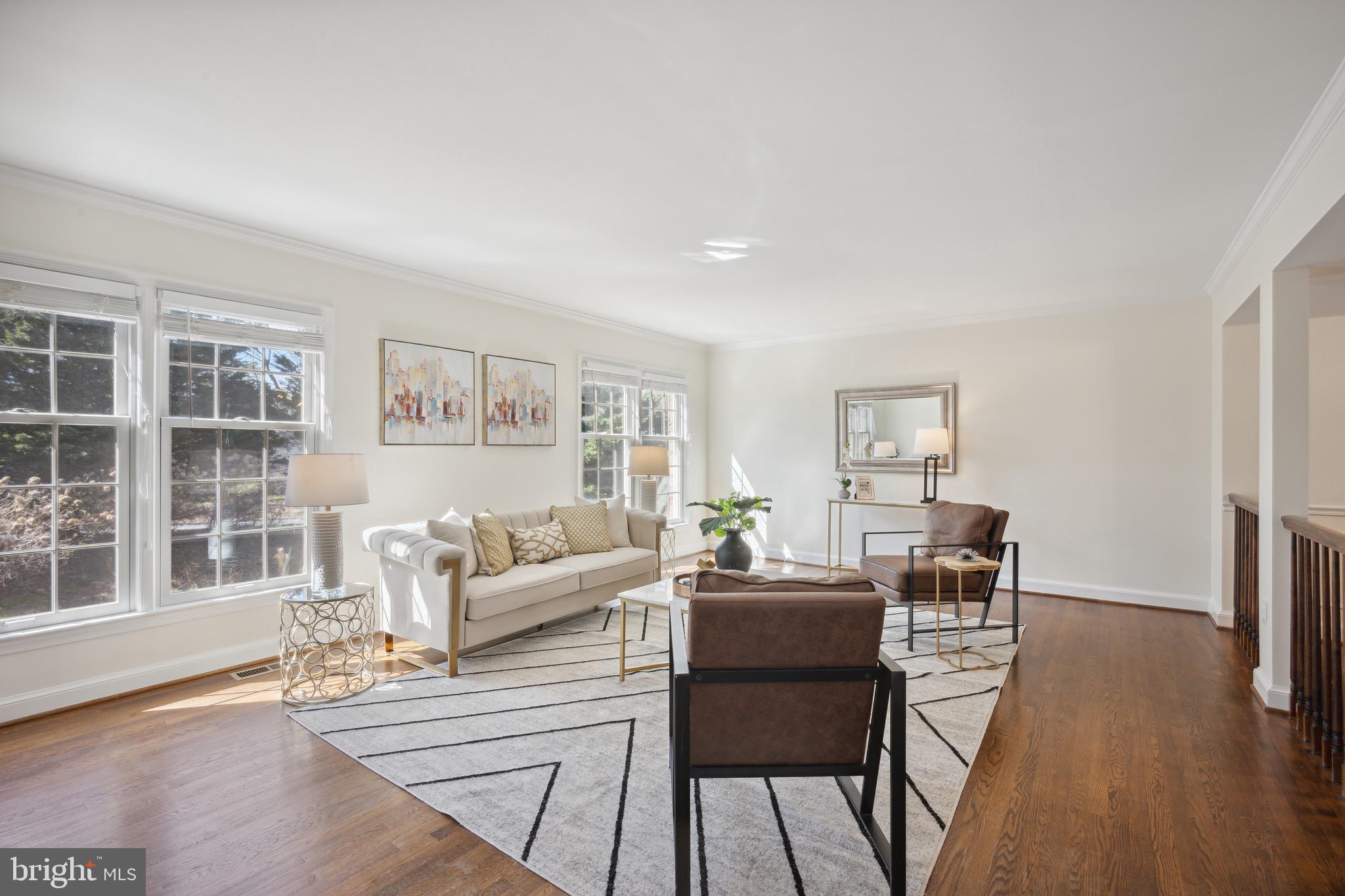 2334 South Rolfe Street Arlington, VA 22202 - Photo 13 of 35 Living Room