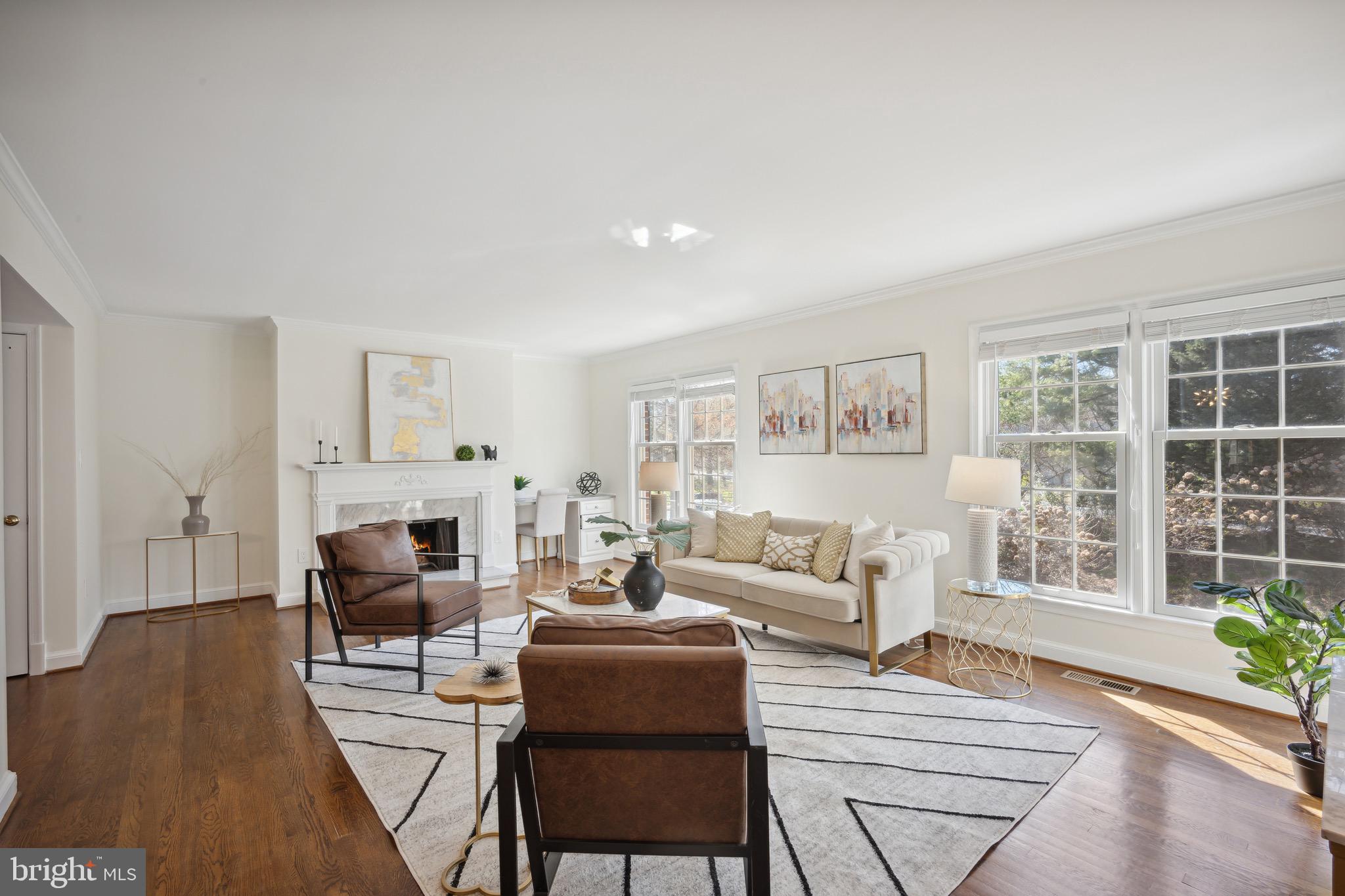 2334 South Rolfe Street Arlington, VA 22202 - Photo 14 of 35 Living Room