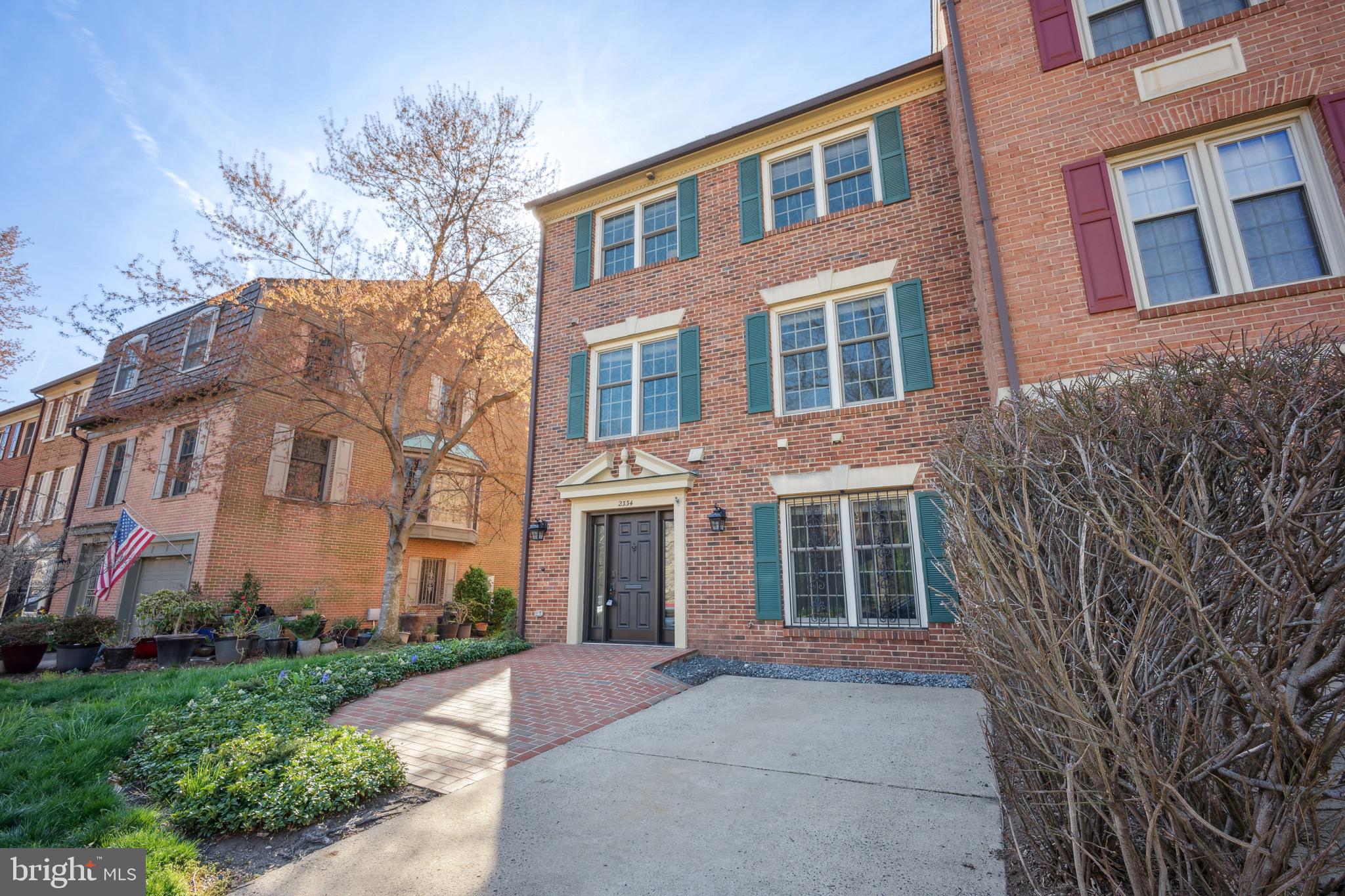 2334 South Rolfe Street Arlington, VA 22202 - Photo 2 of 35 Exterior Front