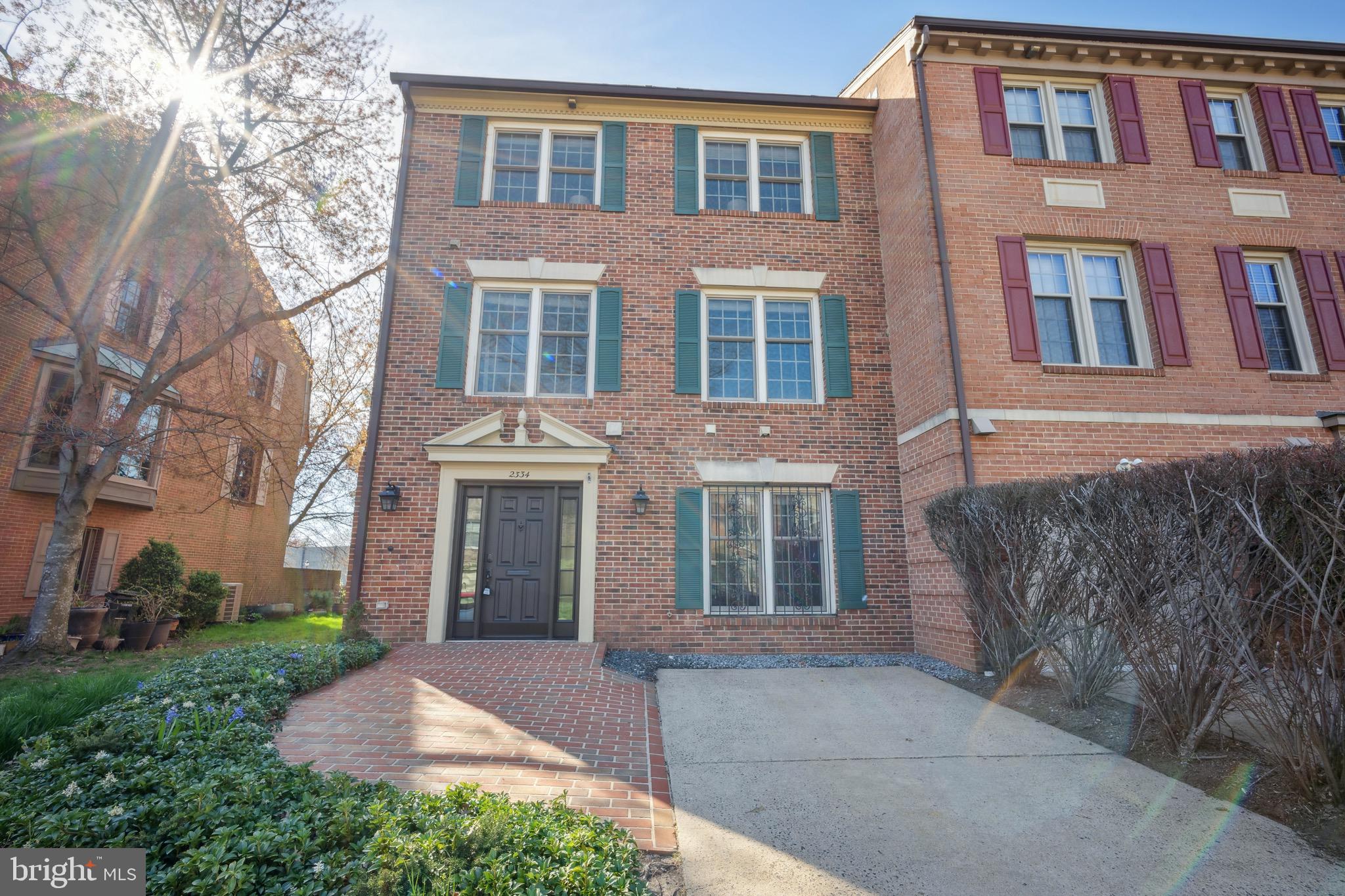 2334 South Rolfe Street Arlington, VA 22202 - Photo 3 of 35 Exterior Front