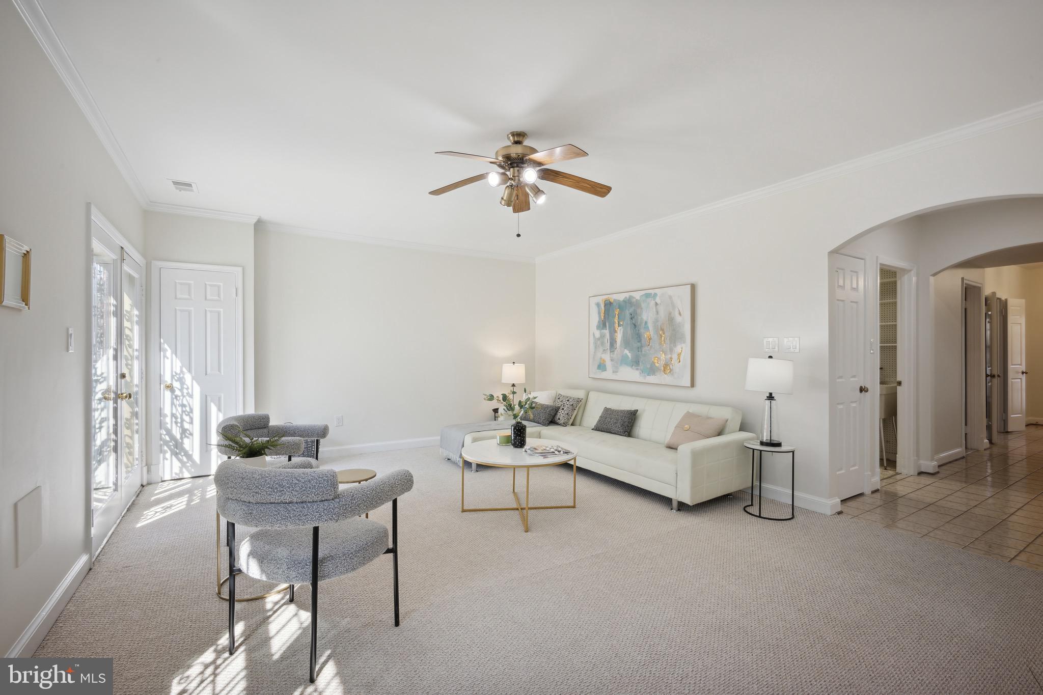 2334 South Rolfe Street Arlington, VA 22202 - Photo 10 of 35 Family Room