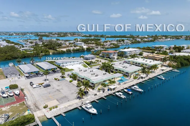 a picture of a city with lots of residential buildings