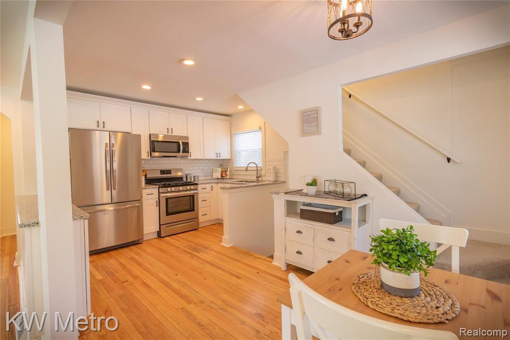 235 Eleanor Road Highland, MI 48356 - Photo 9 of 28