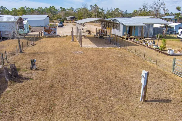 a view of a parking area