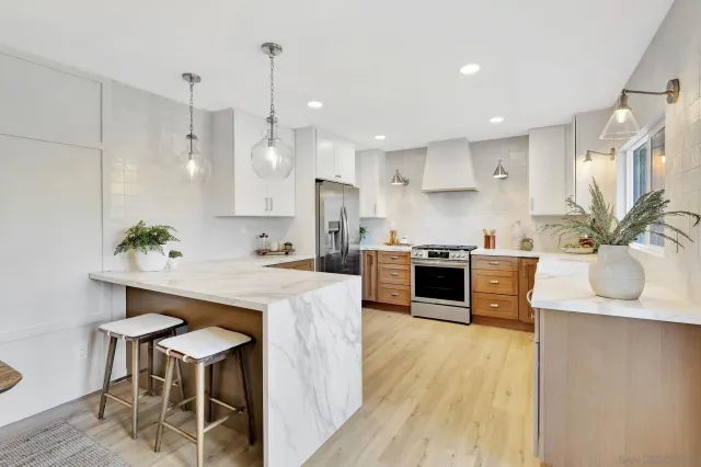 $1,225,000 | 11384 Almazon Street, San Diego, CA 92129