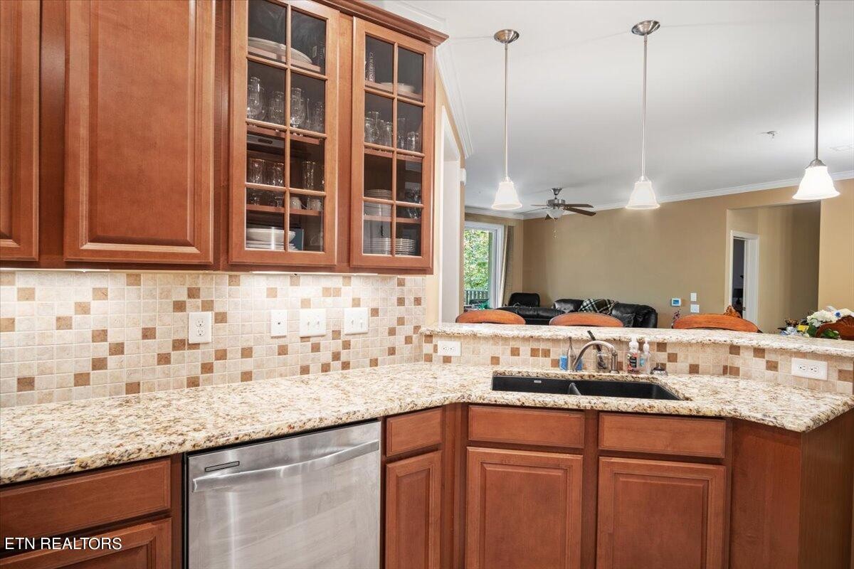 315 Centennial Bluff Boulevard Oak Ridge, TN 37830 - Photo 10 of 24 a kitchen with a sink and cabinets