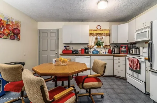 $425,000 | 3024 North Hogan Street, Spokane, WA 99207