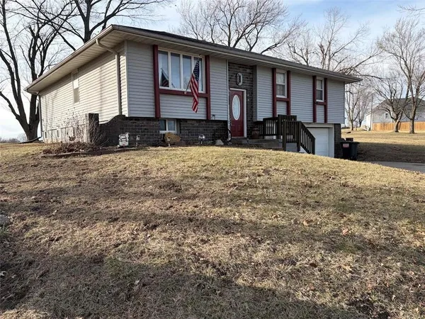 $254,500 | 316 Gregory Drive, Gower, MO 64454