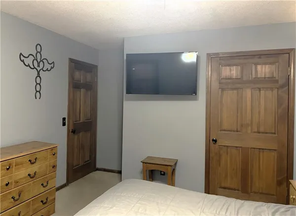 $254,500 | 316 Gregory Drive, Gower, MO 64454