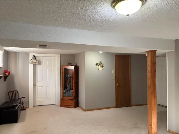 $254,500 | 316 Gregory Drive, Gower, MO 64454