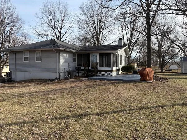 $254,500 | 316 Gregory Drive, Gower, MO 64454
