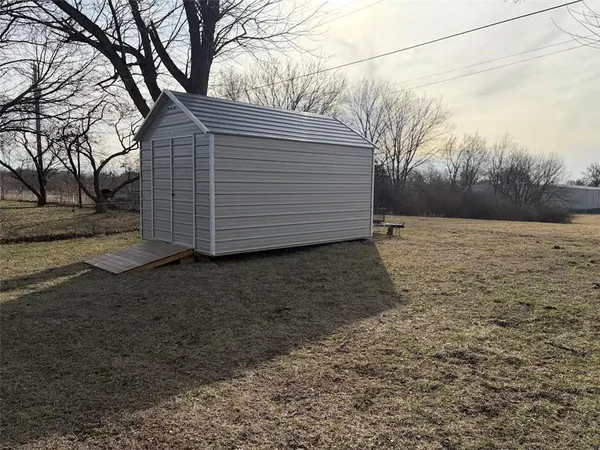 $254,500 | 316 Gregory Drive, Gower, MO 64454