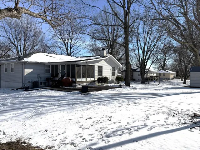 $269,000 | 316 Gregory Drive, Gower, MO 64454