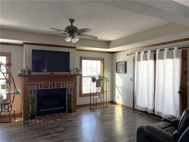 $269,000 | 316 Gregory Drive, Gower, MO 64454