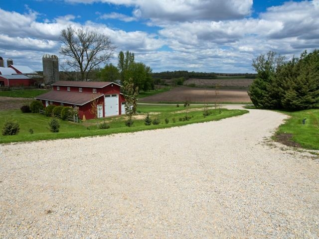 W3689 Sylvester Road Monroe, WI 53566 - Photo 9 of 42