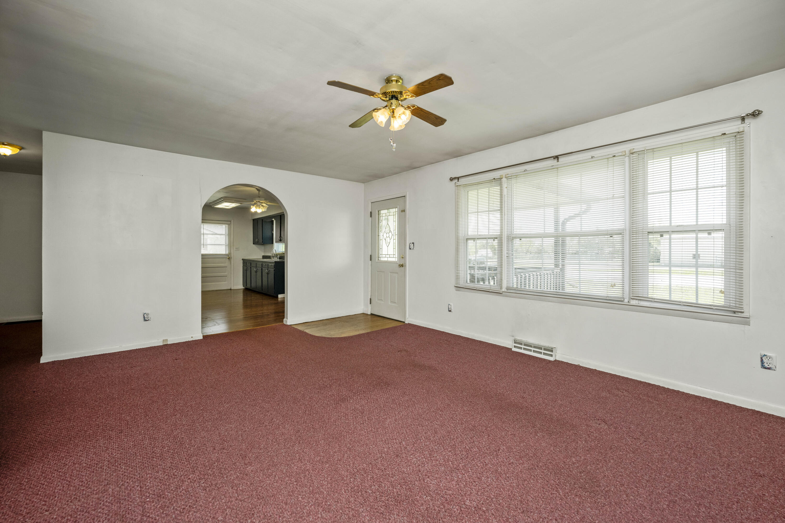 3323 Irvine Road Richmond, KY 40475 - Photo 6 of 37 20250428-3323-Irvine-Rd-fh-009