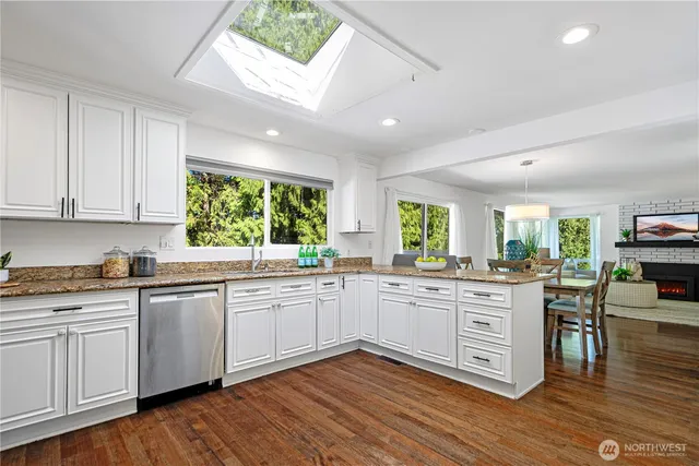 $1,500,000 | 17808 Northeast 12th Street, Bellevue, WA 98008