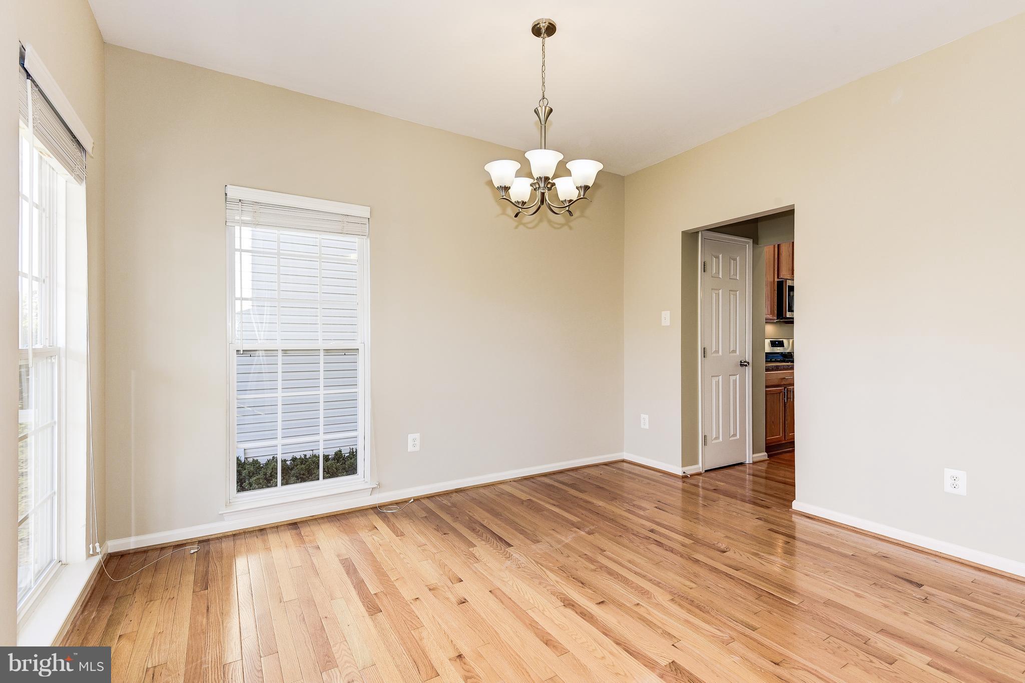 18403 Thundercloud Road Boyds, MD 20841 - Photo 8 of 27 Living Room