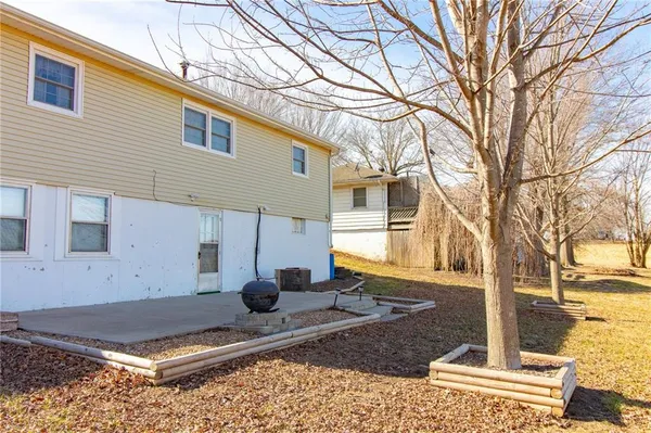 $245,000 | 508 West 19th Street, Higginsville, MO 64037