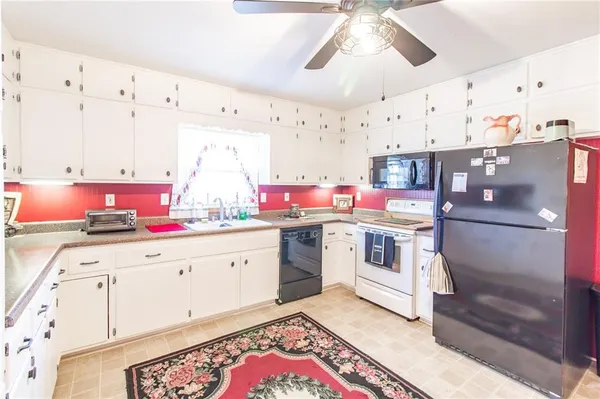 $245,000 | 508 West 19th Street, Higginsville, MO 64037