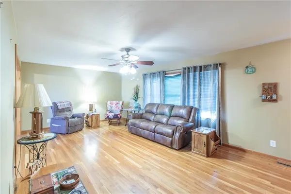 $245,000 | 508 West 19th Street, Higginsville, MO 64037