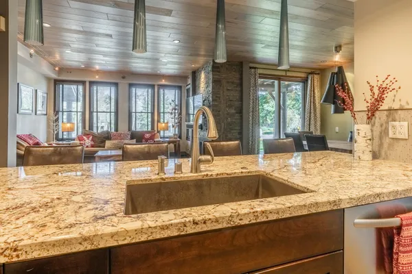 $839,000 | 877 Par Court, Unit 877, Mammoth Lakes, CA 93546