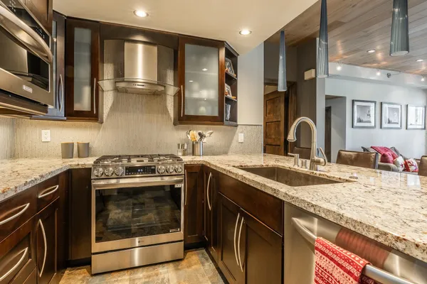 $839,000 | 877 Par Court, Unit 877, Mammoth Lakes, CA 93546