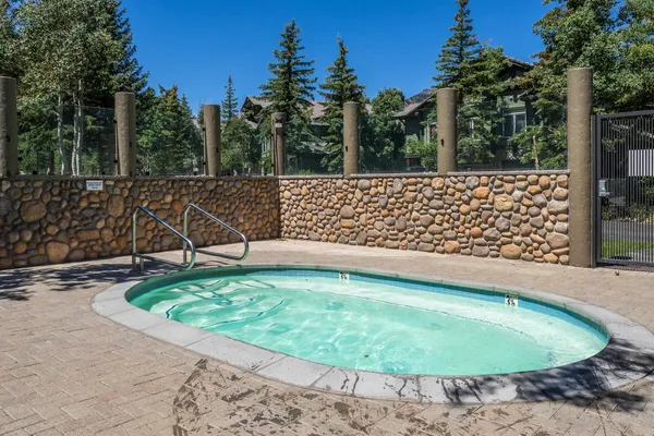 $839,000 | 877 Par Court, Unit 877, Mammoth Lakes, CA 93546