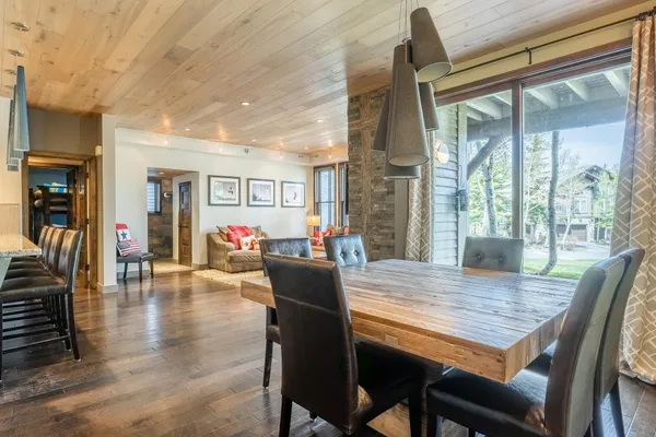 $839,000 | 877 Par Court, Unit 877, Mammoth Lakes, CA 93546