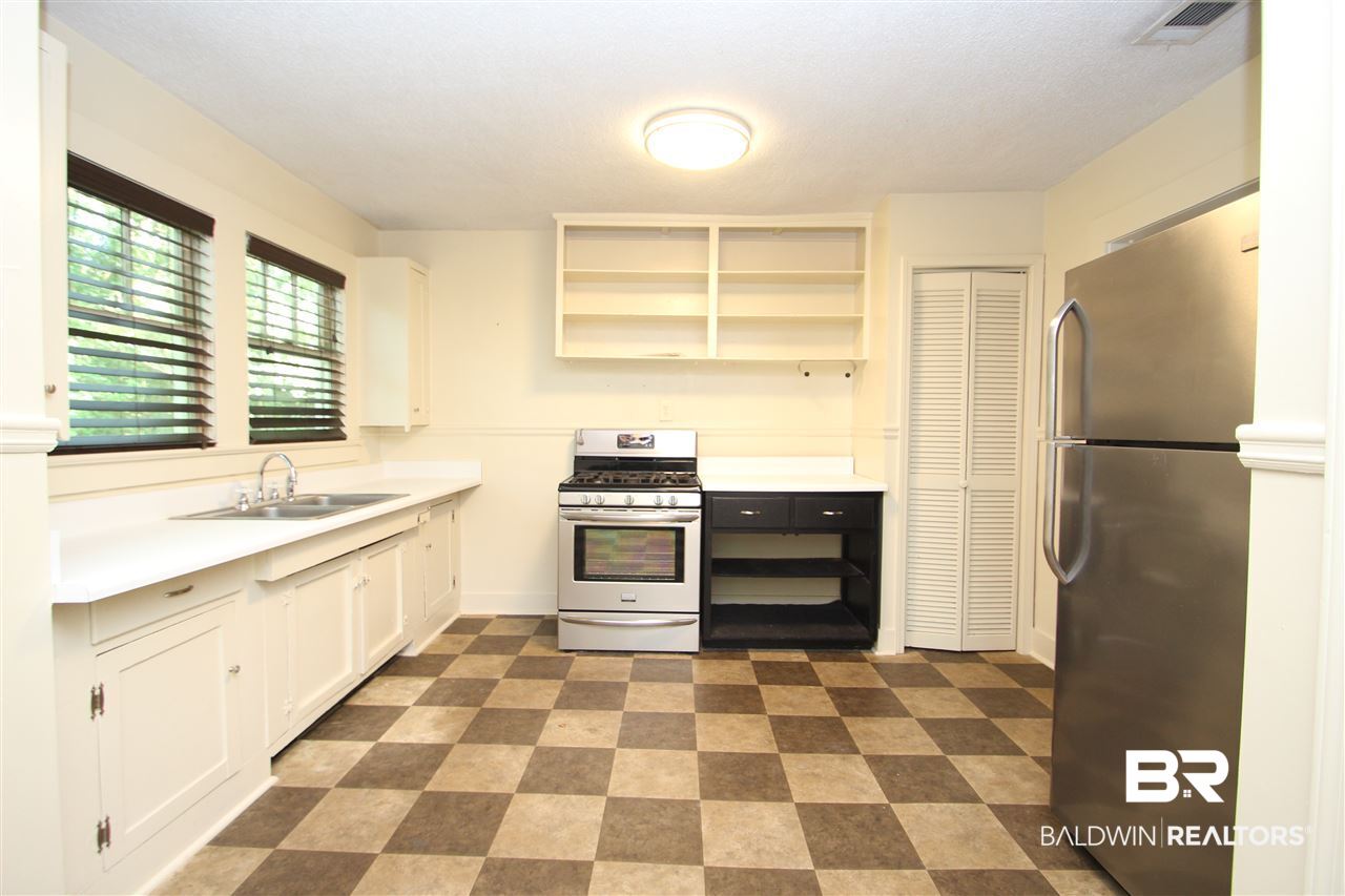 112 Florence Place Mobile, AL 36607 - Photo 6 of 14