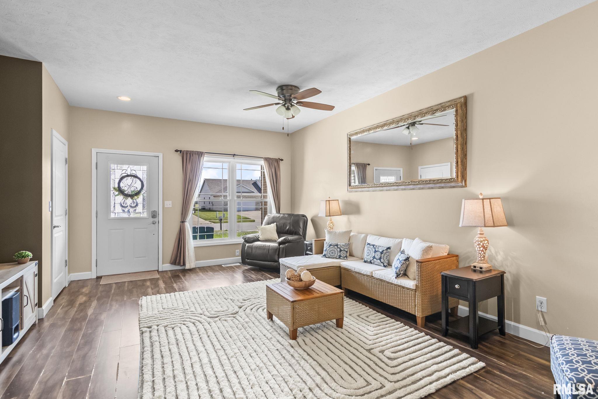 3813 Sugar Loaf Drive Springfield, IL 62711 - Photo 4 of 30