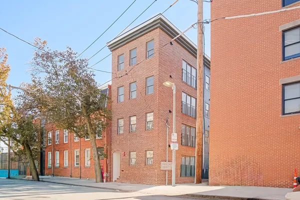 $2,750,000 | 59 Gove Street, Boston, MA 02128