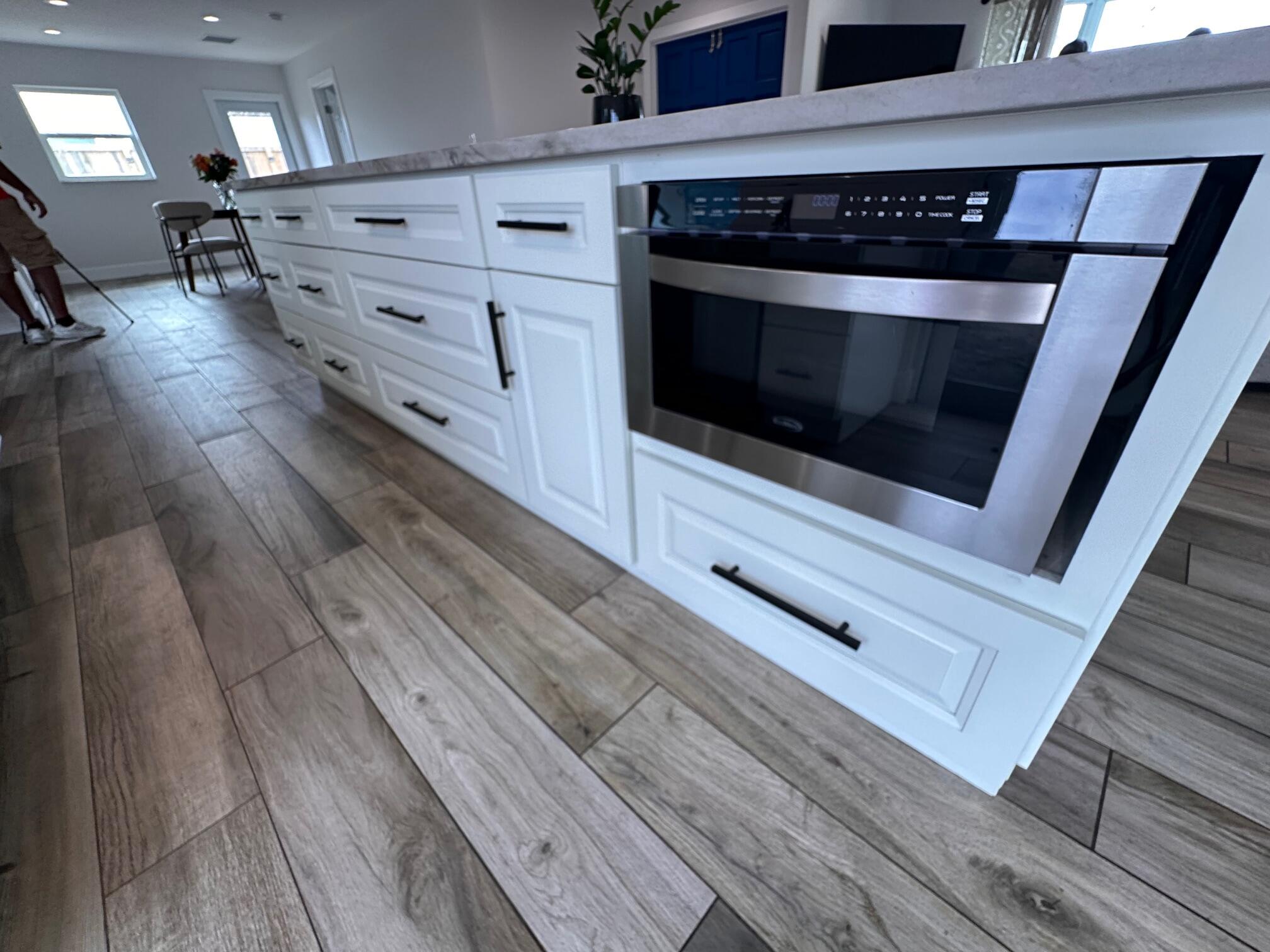 5783 Southeast Mercedes Avenue Stuart, FL 34997 - Photo 13 of 41 Microwave