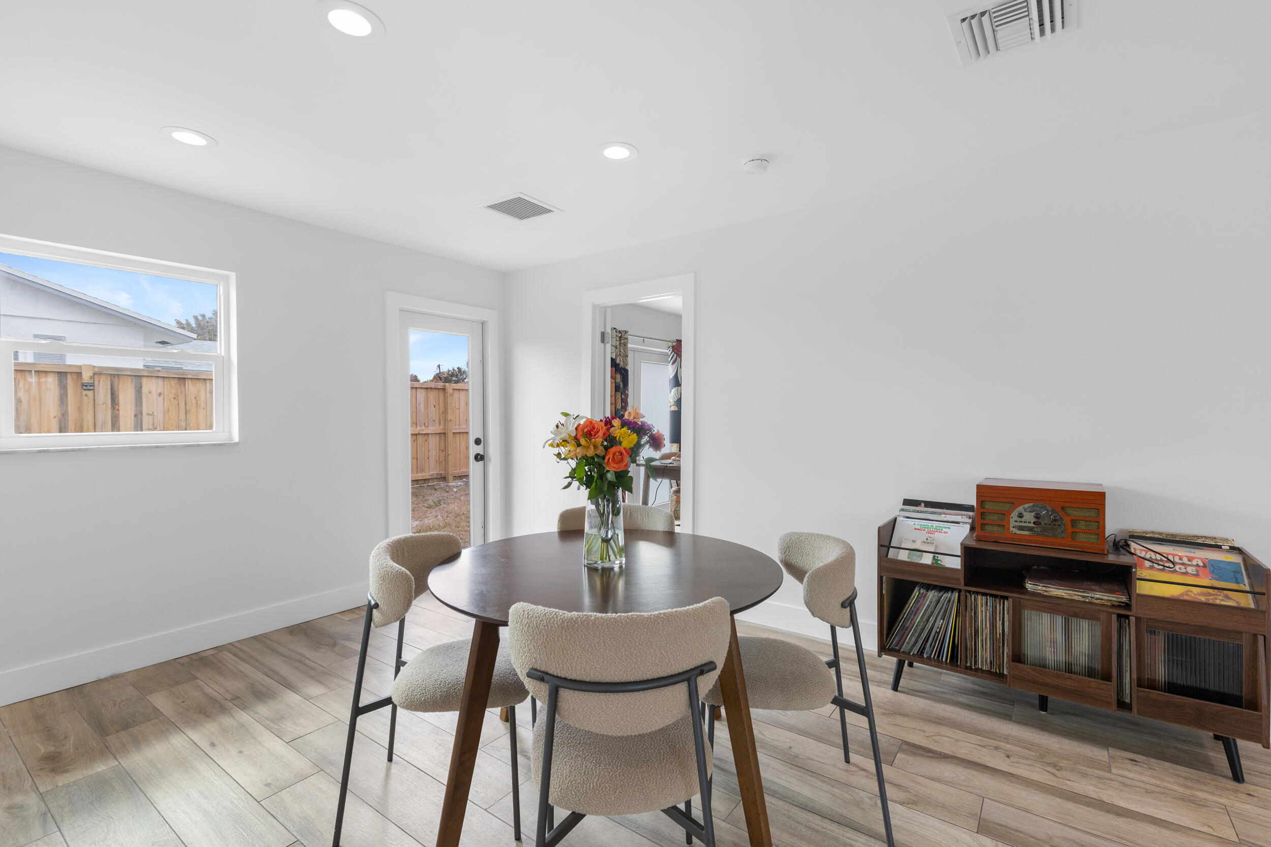 5783 Southeast Mercedes Avenue Stuart, FL 34997 - Photo 26 of 41 Dining area